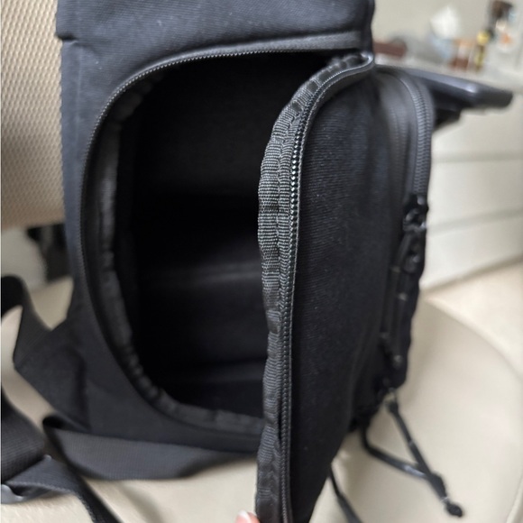 Brevite The Runner Camera Backpack - Picture 8 of 14